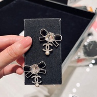 Chanel 蝴蝶結🎀方鑽珍珠耳環（針）