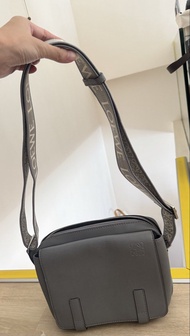 LOEWE Military Messenger XS Bag (灰色 / B553A72X21)
