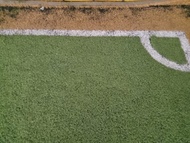 Rumput sintetis bekas lapangan futsal