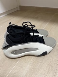 Adidas harden 籃球鞋