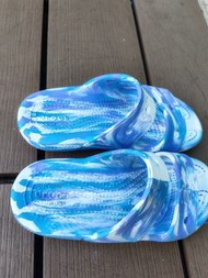 Crocs 涼鞋