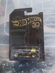 Hot wheels mattel matchbox original 1/64 diecast murah 88corner

50th Anniversary Black Gold