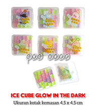2pcs (2 Kotak) Mainan Ice Cube Kotak Es Batu Mini Glow in the Dark bisa nyala dalam Gelap Unik