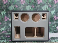 แบนพาส 6.5 นิ้วกระแทกข้างเสียงกลาง 4 นิ้ว 2 ดอกเสียงแหลม hk2 นิ้ว 2 ดอก พร้อมหุ้มหนัง สีดำ หน้าขาวแด