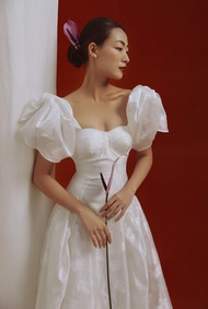 Đầm xoè cúp ngực tay phồng The Country Chivas 12 Pony Dress vải lụa organza ép hoa