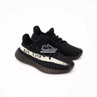 Yeezy Boost 350 V2 Oreo XOZE