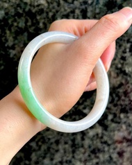 天然翡翠 緬甸 A玉 玉鐲 • 白底青翡翠福鐲