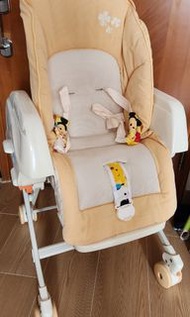 Combi Japan High Chair 搖椅 連墊 及 安全帶