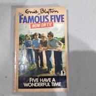ENID BLYTON FAMOUS FIVE (FIVE HAVE WONDERLY TIMEa )
