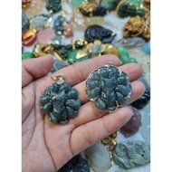 9-tailed round blue jade fox pendant