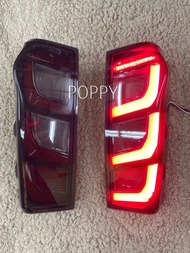 ไฟท้าย ไฟท้ายแต่ง isuzu dmax ปี2012-2019 ลายปี2024 มี2สี สีแดง และ สี สโมค