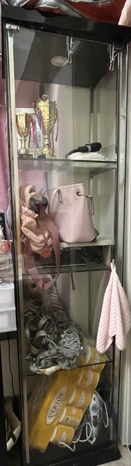 玻璃展示櫃連燈，可放獎盃袋仔