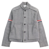 เสื้อแจ็กเก็ตผ้าฝ้ายผสมแคชเมียร์สองด้าน คอปกแบบผ้าคลุมไหล่ ยี่ห้อ THOM BROWNE รุ่น MKJ113A สภาพเยี่ย
