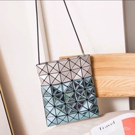 🧸MH2020Japanese Issey Miyake Color-Blocking Sequin Geometric Diamond Laser Mirror5*6Single Shoulder Messenger Bag Mermai