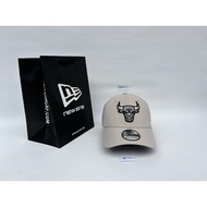 NEW ERA 39Thirty Q123 Stone Grey Chicago Bulls Fitted Original Hat