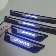 Xuming ไฟ LED สำหรับ Toyota Corolla Cross (XG10) 2020 2021แผ่นโลหะรองประตูด้านในเกณฑ์ประตูรถแต่งรถยน