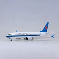 Resin B737MAX Southern Airlines with Wheels Simulation Civil Airlines Passenger Aircraft Model