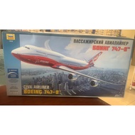Zvezda 7010 Boeing 747-8 1/144