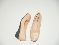 รองเท้าเเฟชั่นผู้หญิงเเบบคัชชูส้นเตี้ย No. 688-73 NE&amp;NA Collection Shoes