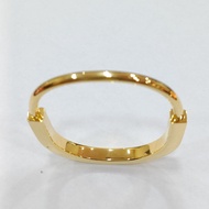 22k / 916 Gold Solid T design U Lock Bangle