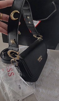 กระเป๋าสะพายผู้หญิง สะพายข้าง สะพายไหล่ เกสส์/Guess ขนาด 8.5นิ้ว