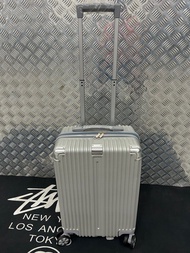 20 吋行李箱 20 inch luggage 55 x 35 x 22 cm