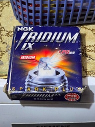 NGK IRIDIUM IX 銥合金火星塞，外盒標示為 LPG車用（液化石油氣車輛專用）。