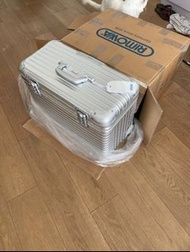 *Genuine* Rimowa 2 wheels pilot case Made In Germany 🇩🇪  99% New  (Pre LV- takeover model = higher g