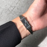 【 日本直送　名牌中古包 】GUCCI グッチ 腕時計 シルバー 文字盤グレー ステンレススチール クォーツ 1500L vintage オールド mee865