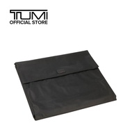TUMI TRAVEL ACCESSORY กระเป๋าเก็บเสื้อผ้า MEDIUM FLAT FOLDING PACK สีดำ