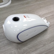 ถังน้ำมันกล่องโลหะน้ำมันรถจักรยานยนต์สำหรับ Suzuki Haojue Lifan GN125 GN125F GN125H HJ125-8 GN150สีแ