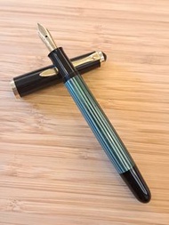 古董德國Pelikan百利金400NN綠色條紋鋼筆，約1956～1965年，德製14K M尖，硬橡膠筆舌，活塞上墨