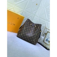 M 4 0 2 6 * 1 7. 5 C High-Quality Cowhide No Is Ladies Medium Print Drawstring Bucket Bag