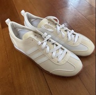 Adidas VS JOG 2.0 beige sneakers