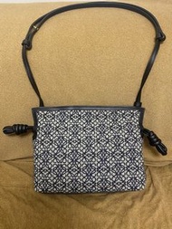 Loewe mini flamenco 手拿包