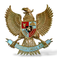 Lambang Burung Garuda Pancasila Kayu Jati Warna Emas Ukuran 60-100cm