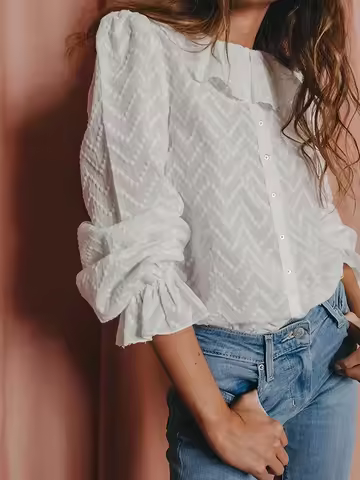 Plus-size Women's White Fresh Versatile Office Top, Three-button, Peter Pan Collar, Puff Sleeves.