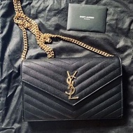 正YSL 經典鍊帶WOC大款 Saint Laurent 魚子醬經典黑金/22cm(377828 BOW01 1000)