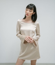 KWANJAI X WWW - JANE DRESS เดรสทรงปล่อย แขนระบาย ผ้าซาติน