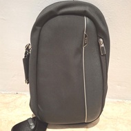 Tas Tumi Original Sling Bag Second pemakaian  pribadi