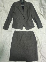 G2000 灰黑色女套裝，slim fit外套連裙，只著過1次，見工面試上班適用
