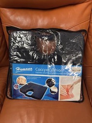 Humana Coccyx Cushion U 形減壓坐墊 ,  提供尾骨壓力及疼痛緩解, 適合（Tailbone pain)尾骨痛/ 痔瘡/ 孕婦恥骨痛 / 腰痛/脊椎問題 Medimart 買: 