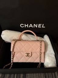 正版香奈兒Chanel 2026年新款豆腐包，Handle Bag粉紅色菱格手袋，全新正版，有單有盒全套