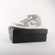 Nike Air Jordan 1 Mid 淺灰色
