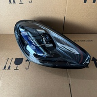 Suitable for 2015-2017 Porsche Cayenne Cayenne Headlight GTS High Configuration LED Matrix Headlight