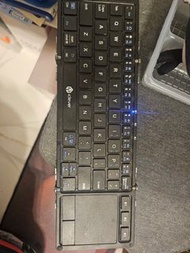 iClever BoostType Portable Tri-folding Bluetooth Keyboard with Touchpad 三折疊鍵盤連觸控板 BK08