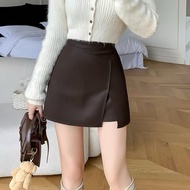 939 Inner Pants Slit Leather Skirt