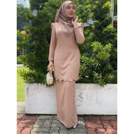 IRIS RAFAEL Naomi Kurung Scallop 3 Dewasa