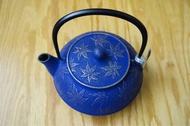 日本製  岩鋳 Iwachu 急須 0.65L 南部鉄器 藍色金花 南部鐵器茶壼 Iron Teapot Made in Japan