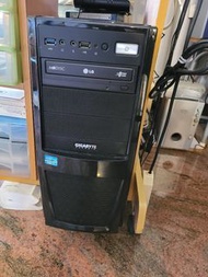 電腦主機